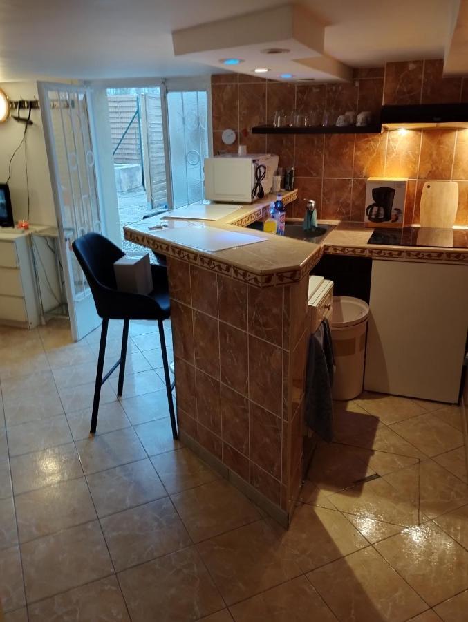 Studio Meuble Avec Piscine Partagee La Ferté-Gaucher Exteriör bild