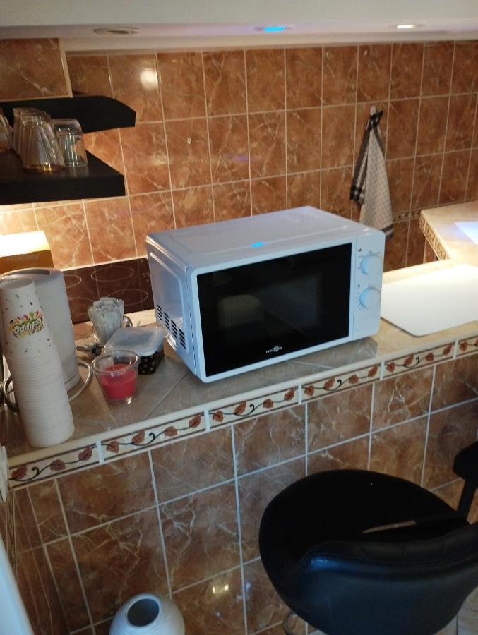 Studio Meuble Avec Piscine Partagee La Ferté-Gaucher Exteriör bild